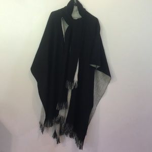 Shawl Women’s C Courtney Black/Gray One size Fits all NWOT All occasions luxury